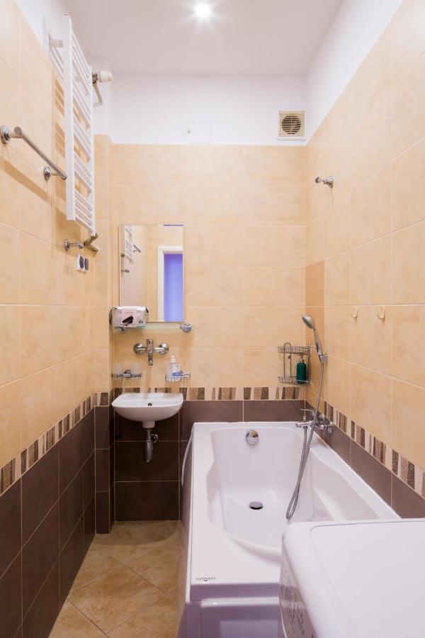 Apartment Metro Politechnika Варшава Екстериор снимка